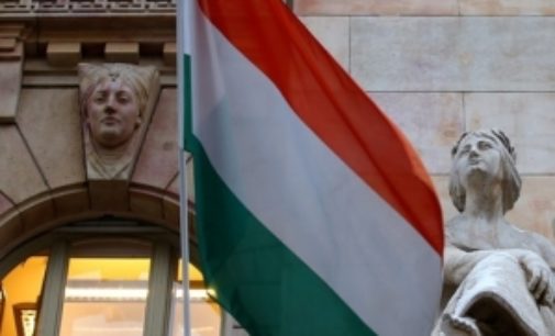Венгрия предлагает Президенту Украины не подписывать закон об образовании