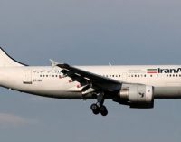 ЧП в Иране: в аэропорту Тегерана загорелся самолет с сотней пассажиров на борту