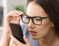 Як насправді смартфони впливають на очі?