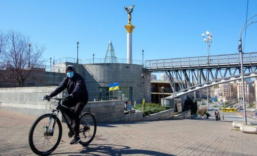 Кабмин намерен закрыть любое пассажирское движение через границы Украины