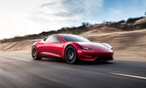 Tesla на время отложила выпуск суперкара Roadster