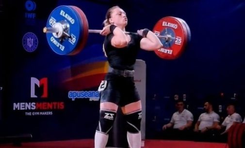 Алина Марущак выиграла «золото» чемпионата мира по тяжелой атлетике