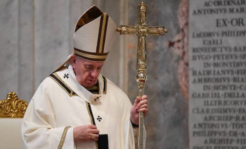 Папа Римский назвал «безумием» войну, которая может произойти в Украине