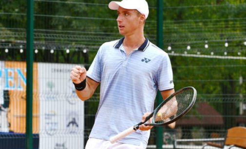 Украинский теннисист Крутых выиграл турнир ITF в Турции