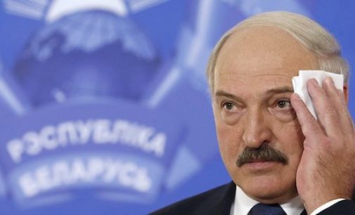 Арестович: лукашенко уже ведет переговоры с Западом