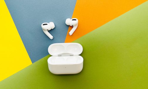 Навушники AirPods здатні покращувати слух користувачів замість слухових апаратів