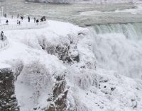 Ніагарський водоспад частково замерз через аномальну погоду в США