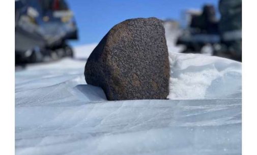 В Антарктиді виявили великий метеорит