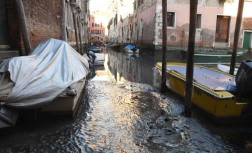 Канали у Венеції пересихають через низький рівень води