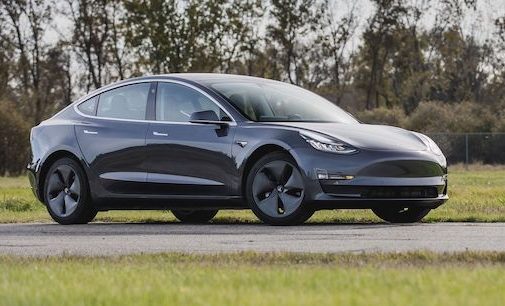 Житель Канади викрав чужий електрокар через баг у мобільному додатку Tesla