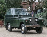 Автомобіль Land Rover Єлизавети II 1968 випуску виставлений на аукціон